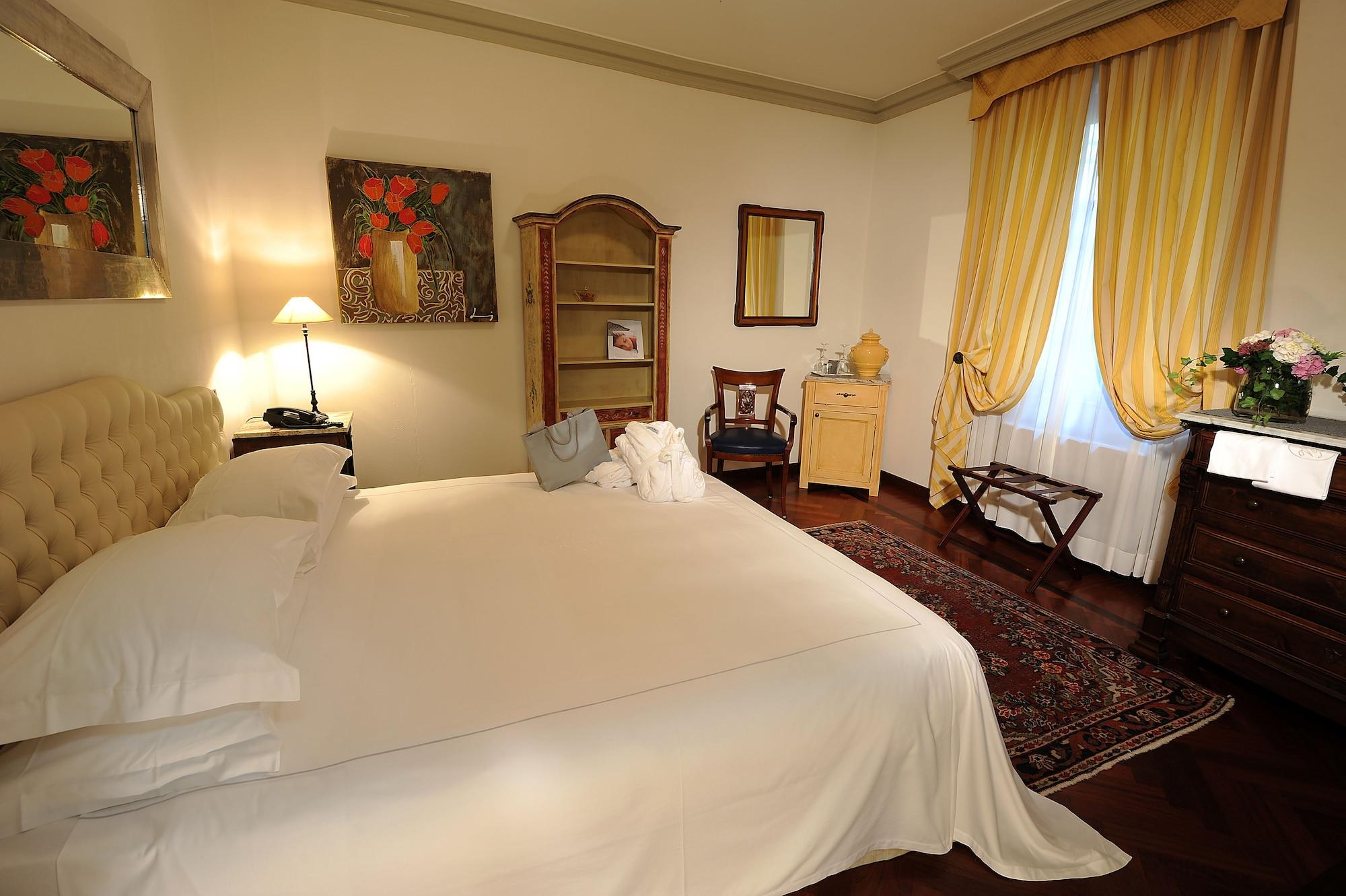 Hotel Villa Beccaris Monforte dʼAlba Екстериор снимка