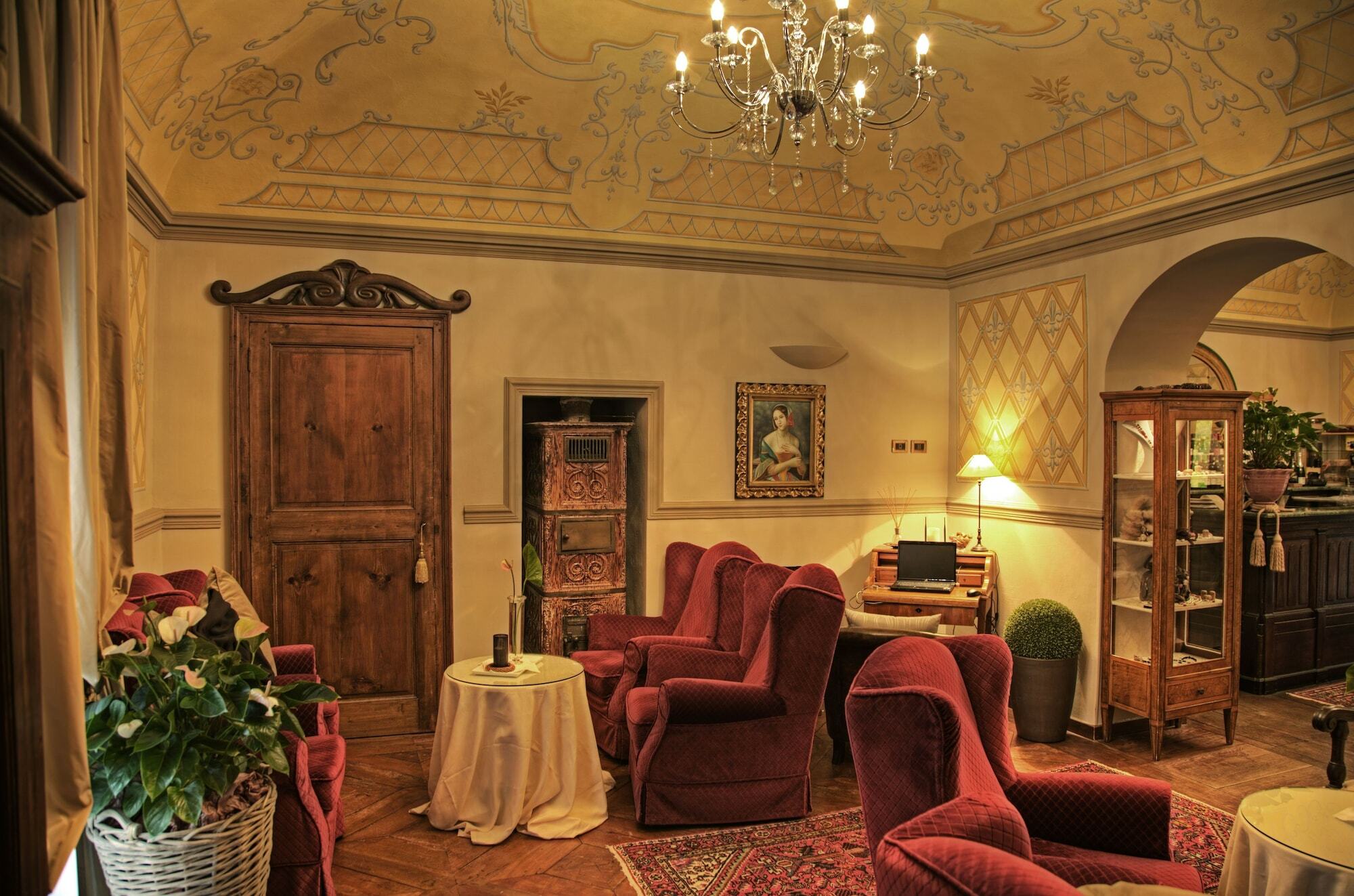 Hotel Villa Beccaris Monforte dʼAlba Екстериор снимка